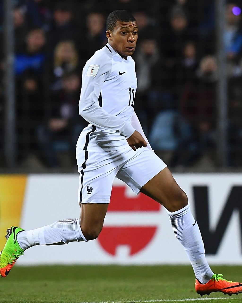 与篮板卡位 与篮板卡位